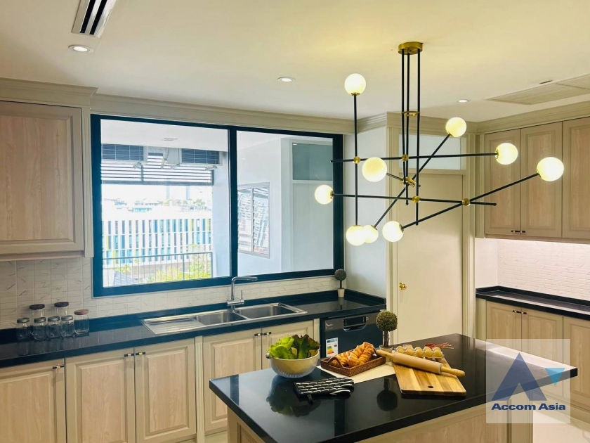 10  4 br Apartment For Rent in Sukhumvit ,Bangkok BTS Phrom Phong at Fully Facilities AA44234