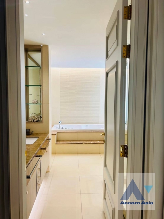 37  4 br Apartment For Rent in Sukhumvit ,Bangkok BTS Phrom Phong at Fully Facilities AA44234