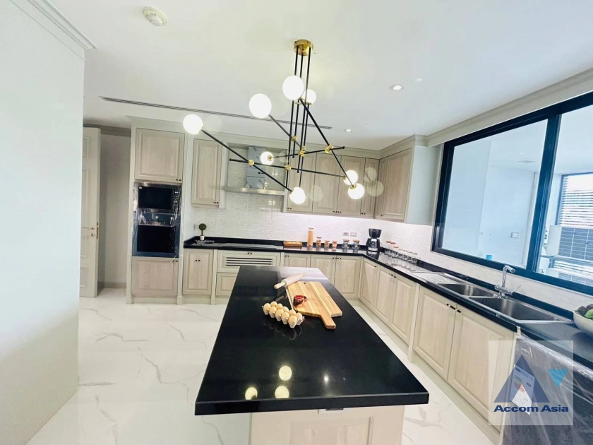 12  4 br Apartment For Rent in Sukhumvit ,Bangkok BTS Phrom Phong at Fully Facilities AA44234