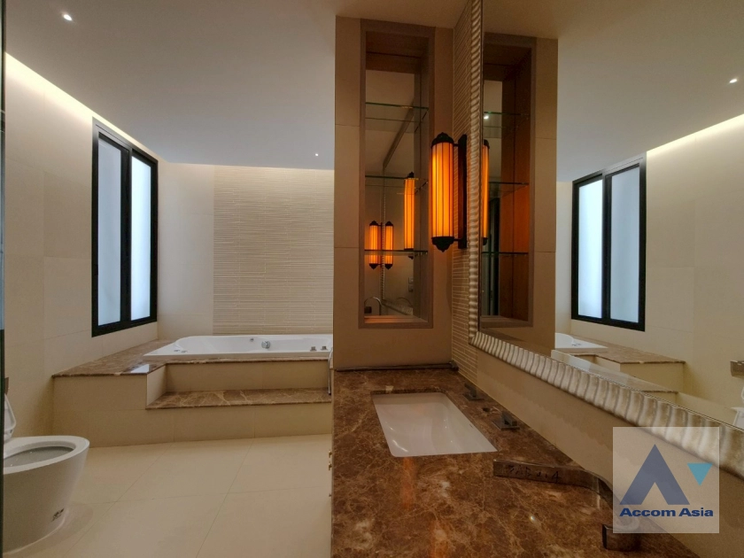 21  4 br Apartment for rent and sale in Sukhumvit ,Bangkok BTS Phrom Phong at Fully Facilities AA44235