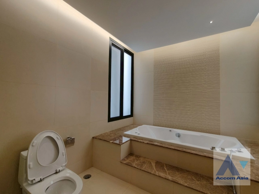 20  4 br Apartment for rent and sale in Sukhumvit ,Bangkok BTS Phrom Phong at Fully Facilities AA44235