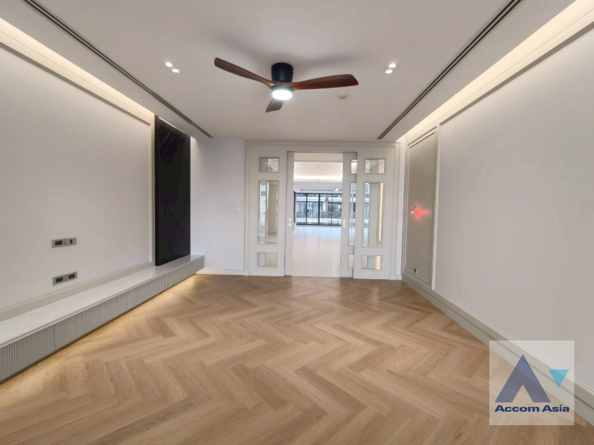 10  4 br Apartment for rent and sale in Sukhumvit ,Bangkok BTS Phrom Phong at Fully Facilities AA44235