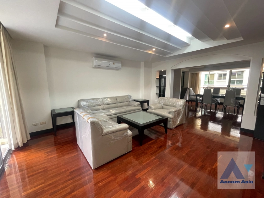 unit 3 Bedrooms  Apartment For Rent in Sukhumvit, Bangkok  near BTS Thong Lo (AA44240)