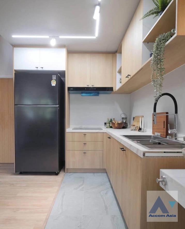 10  3 br House for rent and sale in Sukhumvit ,Bangkok BTS Phra khanong AA44256