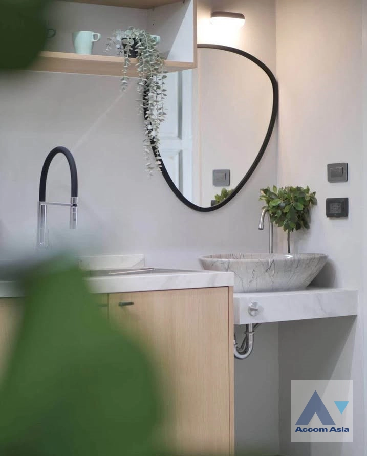 19  3 br House for rent and sale in Sukhumvit ,Bangkok BTS Phra khanong AA44256