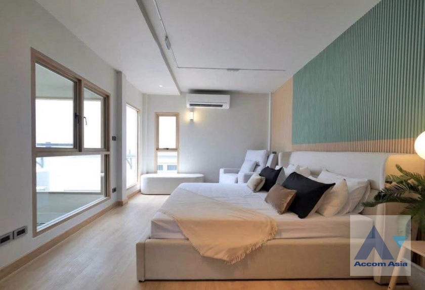 13  3 br House for rent and sale in Sukhumvit ,Bangkok BTS Phra khanong AA44256