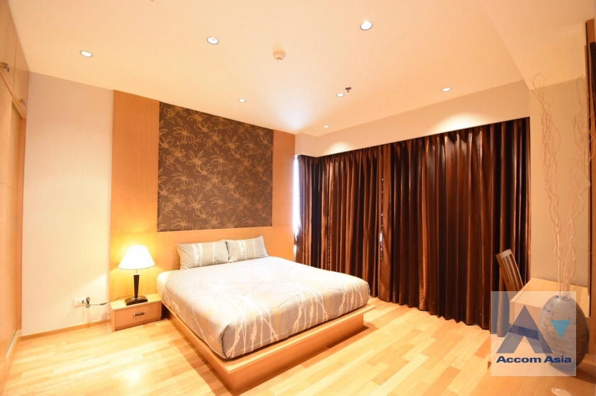 unit 1 Bedroom  Condominium For Rent & Sale in Sukhumvit, Bangkok  near BTS Phrom Phong (AA44257)