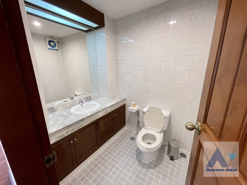 14  3 br Apartment for rent and sale in Ploenchit ,Bangkok BTS Chitlom at Privacy Low Rise AA44261