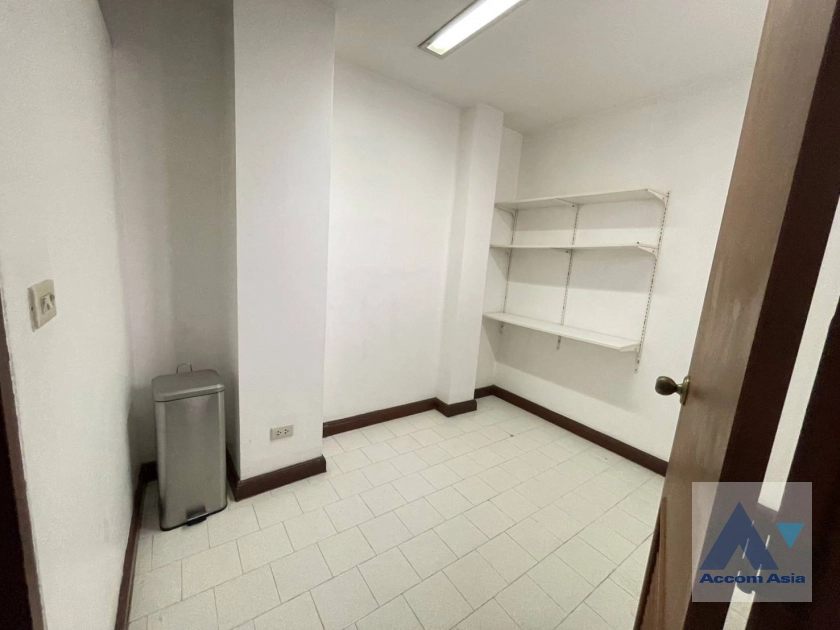 11  3 br Apartment for rent and sale in Ploenchit ,Bangkok BTS Chitlom at Privacy Low Rise AA44261