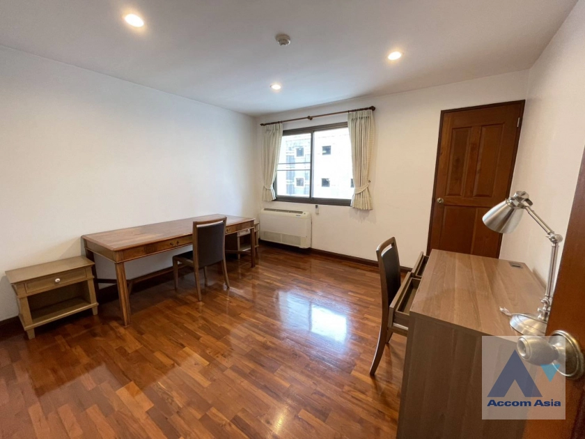 8  3 br Apartment for rent and sale in Ploenchit ,Bangkok BTS Chitlom at Privacy Low Rise AA44261