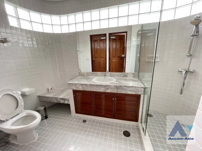 13  3 br Apartment for rent and sale in Ploenchit ,Bangkok BTS Chitlom at Privacy Low Rise AA44261