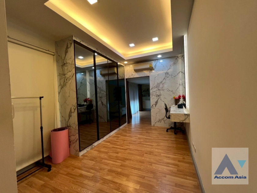 7  6 br House For Sale in Samutprakan ,Samutprakan  at Nara Botanic Srinakharin AA44262