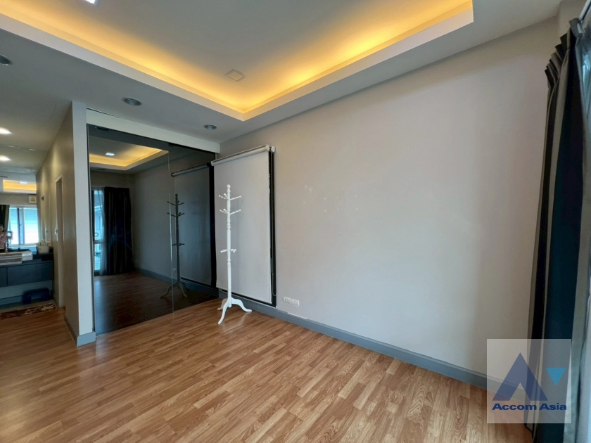 12  6 br House For Sale in Samutprakan ,Samutprakan  at Nara Botanic Srinakharin AA44262