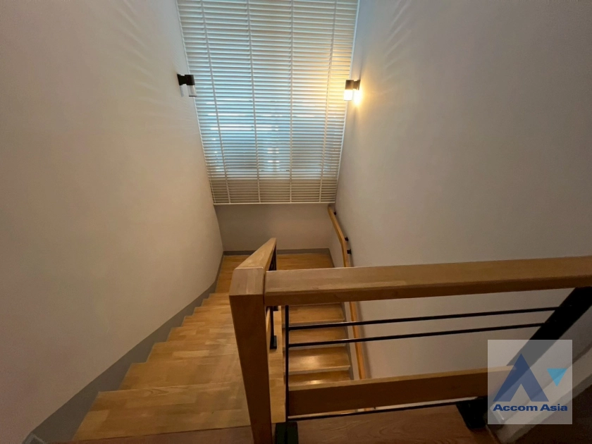 10  6 br House For Sale in Samutprakan ,Samutprakan  at Nara Botanic Srinakharin AA44262