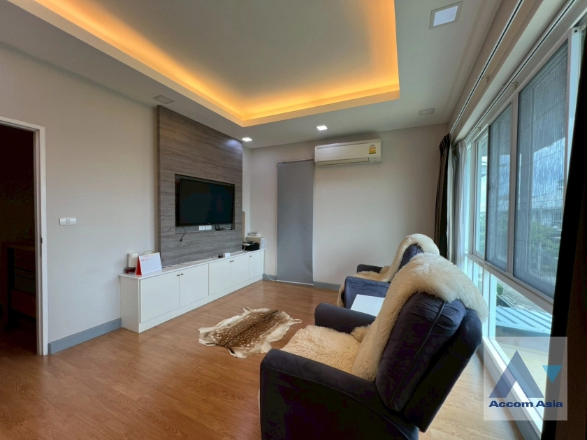 9  6 br House For Sale in Samutprakan ,Samutprakan  at Nara Botanic Srinakharin AA44262