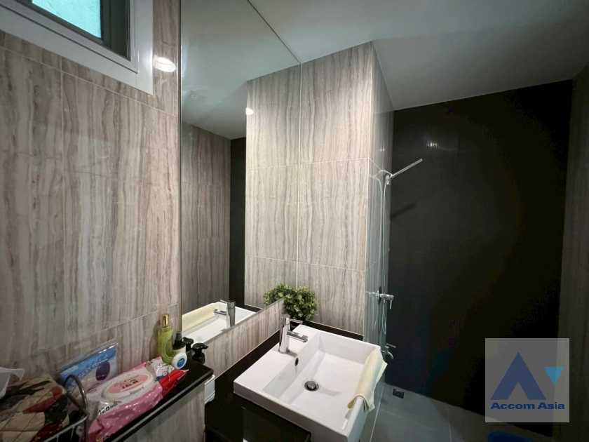 16  6 br House For Sale in Samutprakan ,Samutprakan  at Nara Botanic Srinakharin AA44262