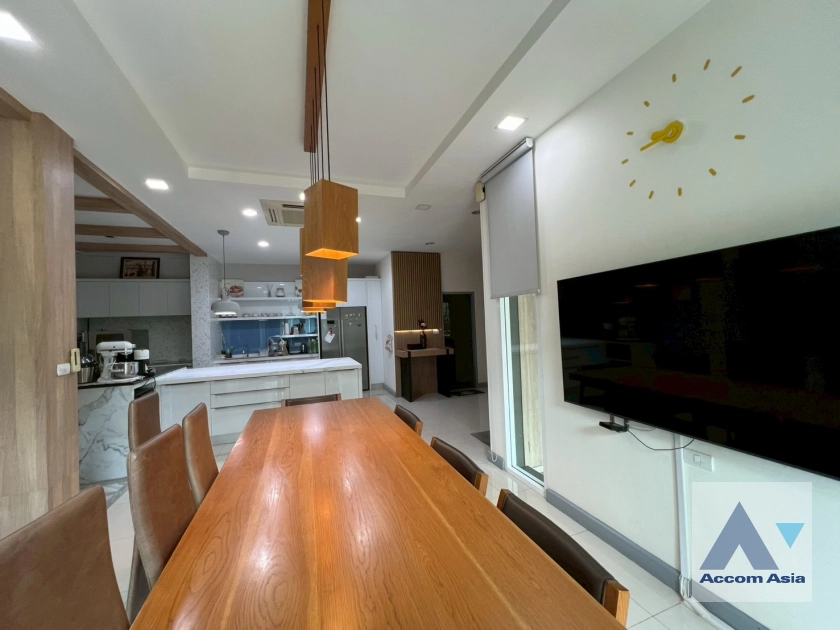 8  6 br House For Sale in Samutprakan ,Samutprakan  at Nara Botanic Srinakharin AA44262