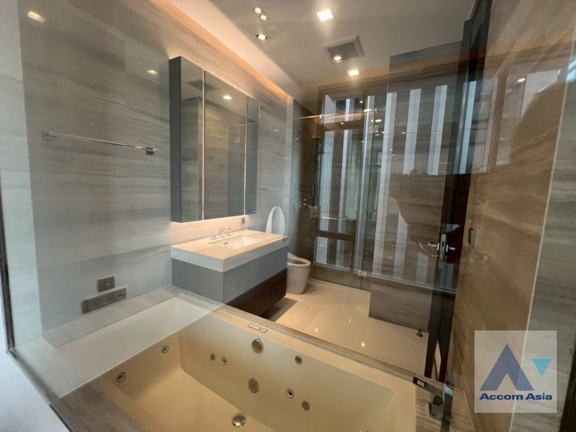 19  2 br Condominium For Sale in Sukhumvit ,Bangkok BTS Nana at Q1 Sukhumvit AA44263