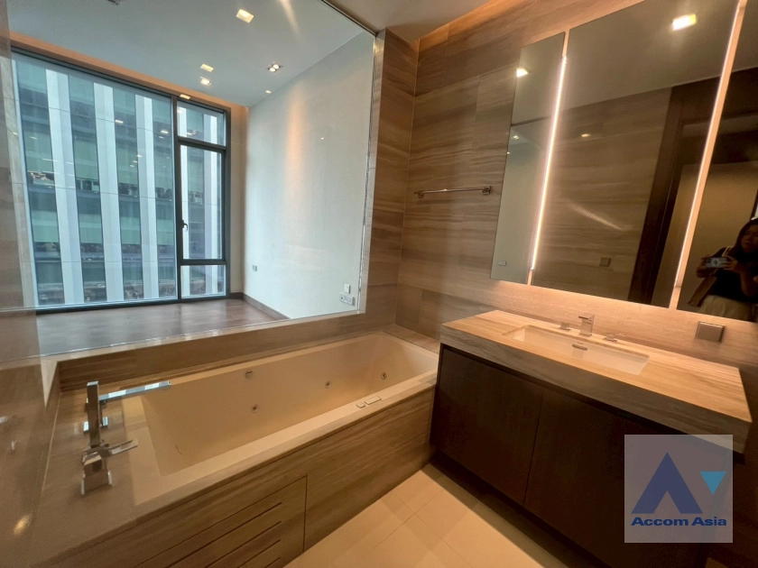 14  2 br Condominium For Sale in Sukhumvit ,Bangkok BTS Nana at Q1 Sukhumvit AA44263