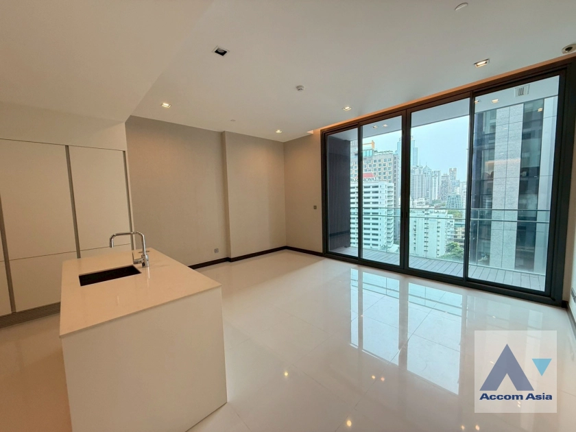 unit 2 Bedrooms  Condominium For Sale in Sukhumvit, Bangkok  near BTS Nana (AA44263)
