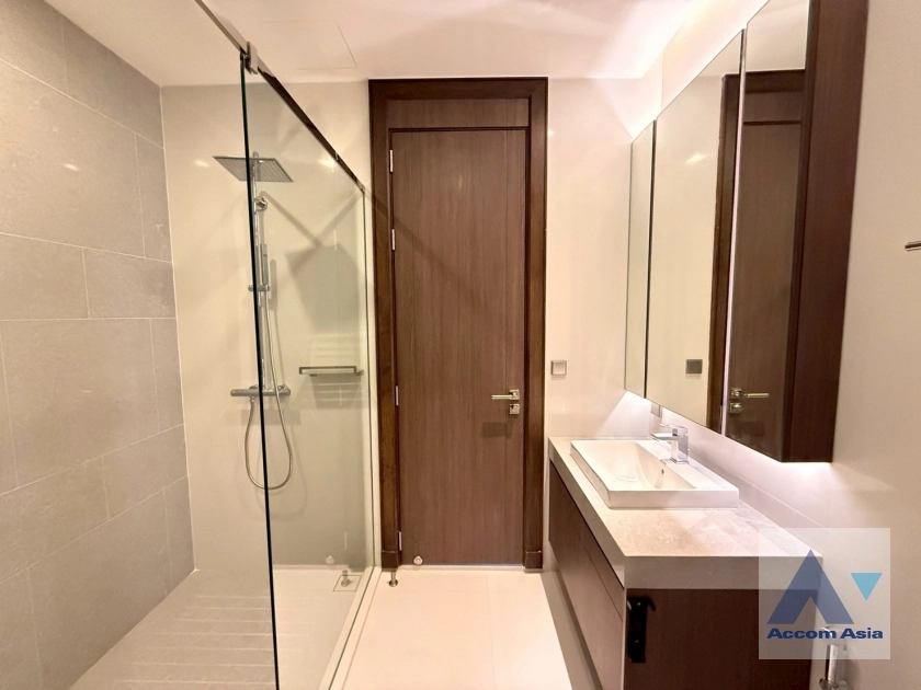 11  2 br Condominium For Sale in Sukhumvit ,Bangkok BTS Nana at Q1 Sukhumvit AA44263