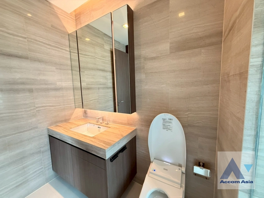 11  2 br Condominium For Sale in Sukhumvit ,Bangkok BTS Nana at Q1 Sukhumvit AA44269