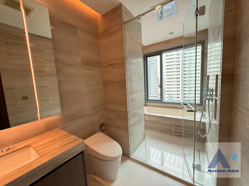 10  2 br Condominium For Sale in Sukhumvit ,Bangkok BTS Nana at Q1 Sukhumvit AA44269