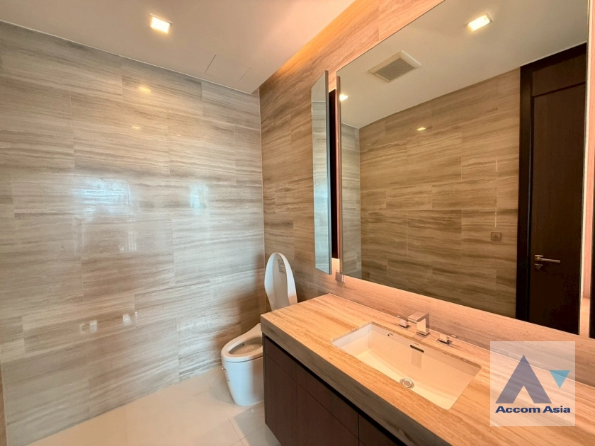 11  2 br Condominium For Sale in Sukhumvit ,Bangkok BTS Nana at Q1 Sukhumvit AA44271