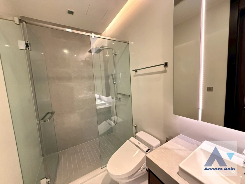 13  2 br Condominium For Sale in Sukhumvit ,Bangkok BTS Nana at Q1 Sukhumvit AA44271