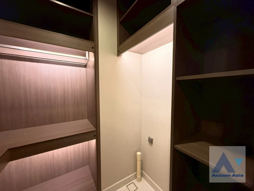 9  2 br Condominium For Sale in Sukhumvit ,Bangkok BTS Nana at Q1 Sukhumvit AA44271