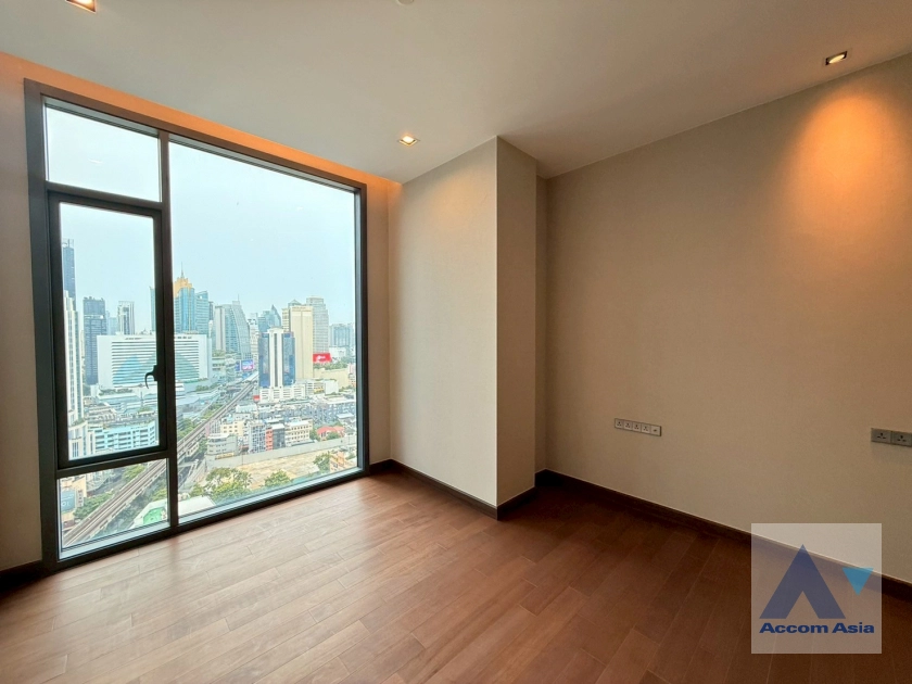 6  2 br Condominium For Sale in Sukhumvit ,Bangkok BTS Nana at Q1 Sukhumvit AA44271