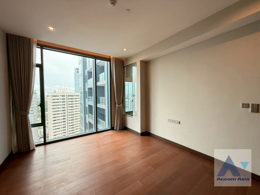 unit 2 Bedrooms  Condominium For Sale in Sukhumvit, Bangkok  near BTS Nana (AA44273)