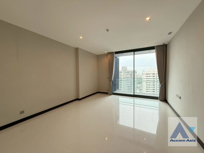 Q1 Sukhumvit Condominium  2 Bedroom for Sale BTS Nana in Sukhumvit Bangkok