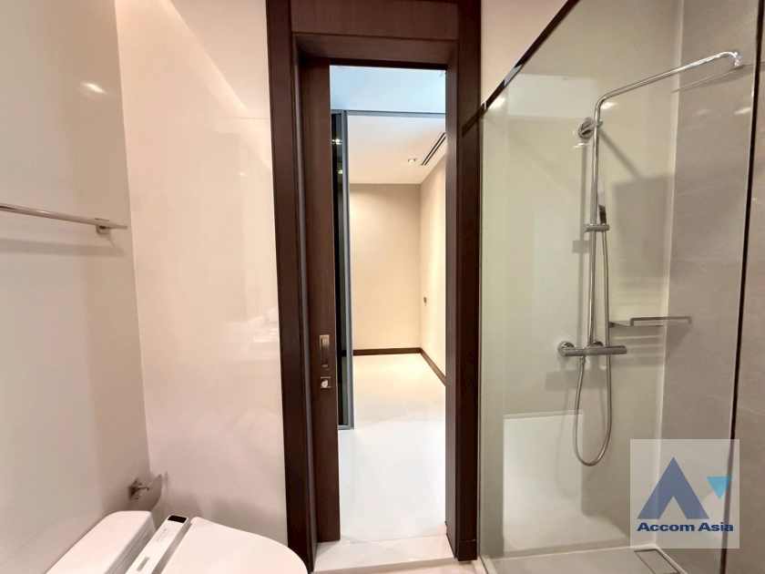 13  2 br Condominium For Sale in Sukhumvit ,Bangkok BTS Nana at Q1 Sukhumvit AA44273