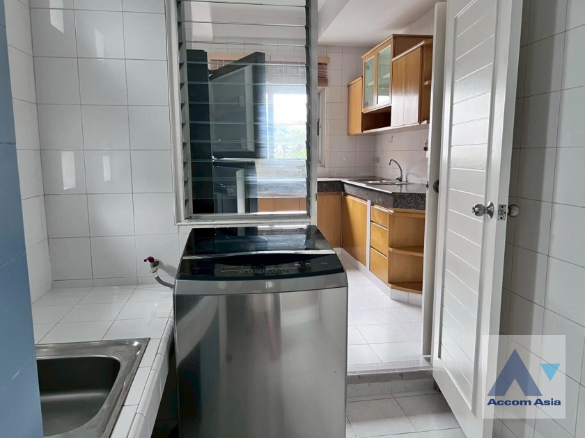 7  2 br Apartment for rent and sale in Sathorn ,Bangkok BTS Chong Nonsi at Low Rised Building AA44276