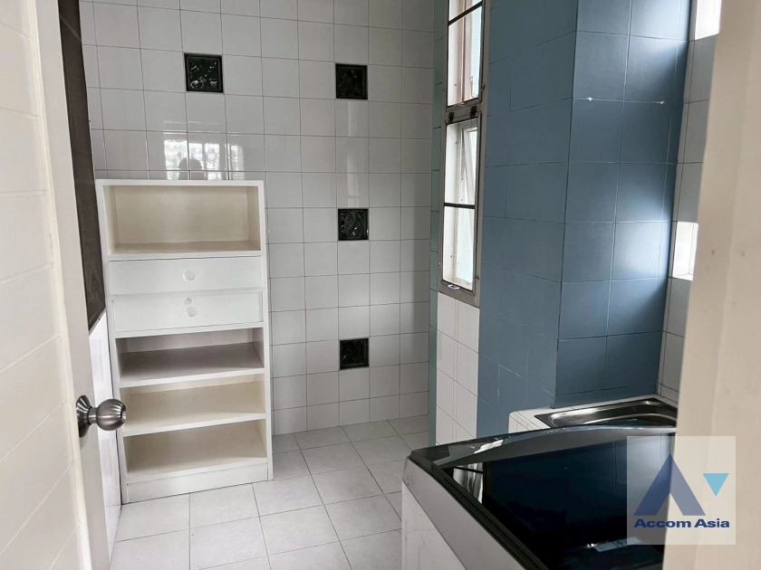 8  2 br Apartment for rent and sale in Sathorn ,Bangkok BTS Chong Nonsi at Low Rised Building AA44276