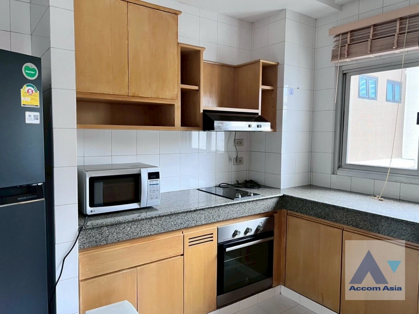4  2 br Apartment for rent and sale in Sathorn ,Bangkok BTS Chong Nonsi at Low Rised Building AA44276