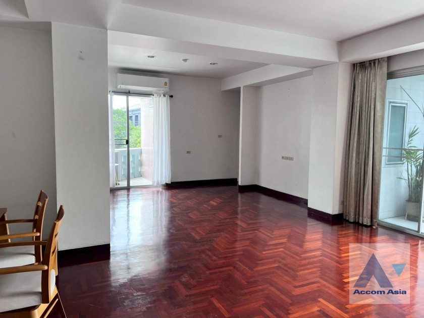  1  2 br Apartment for rent and sale in Sathorn ,Bangkok BTS Chong Nonsi at Low Rised Building AA44276