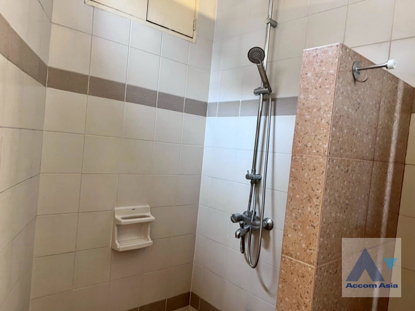 16  2 br Apartment for rent and sale in Sathorn ,Bangkok BTS Chong Nonsi at Low Rised Building AA44276