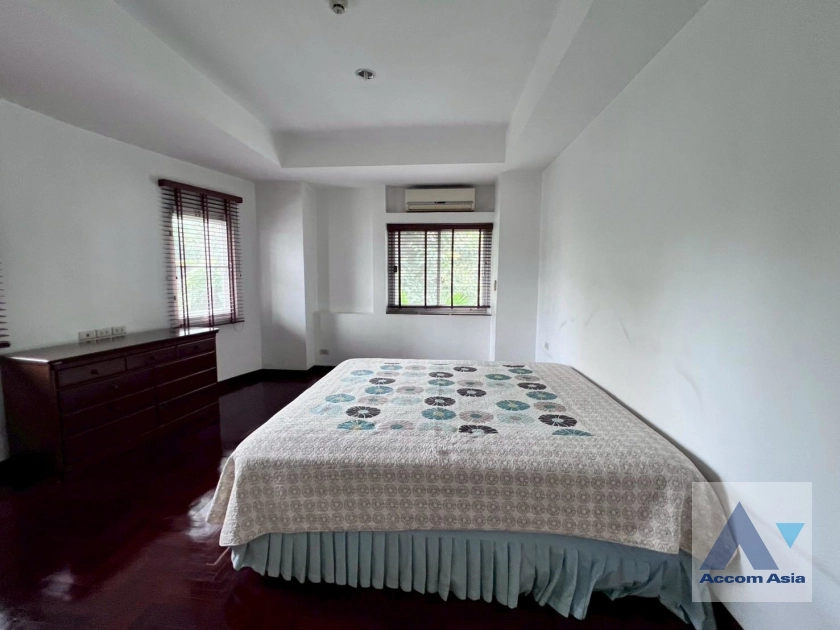 11  2 br Apartment for rent and sale in Sathorn ,Bangkok BTS Chong Nonsi at Low Rised Building AA44276