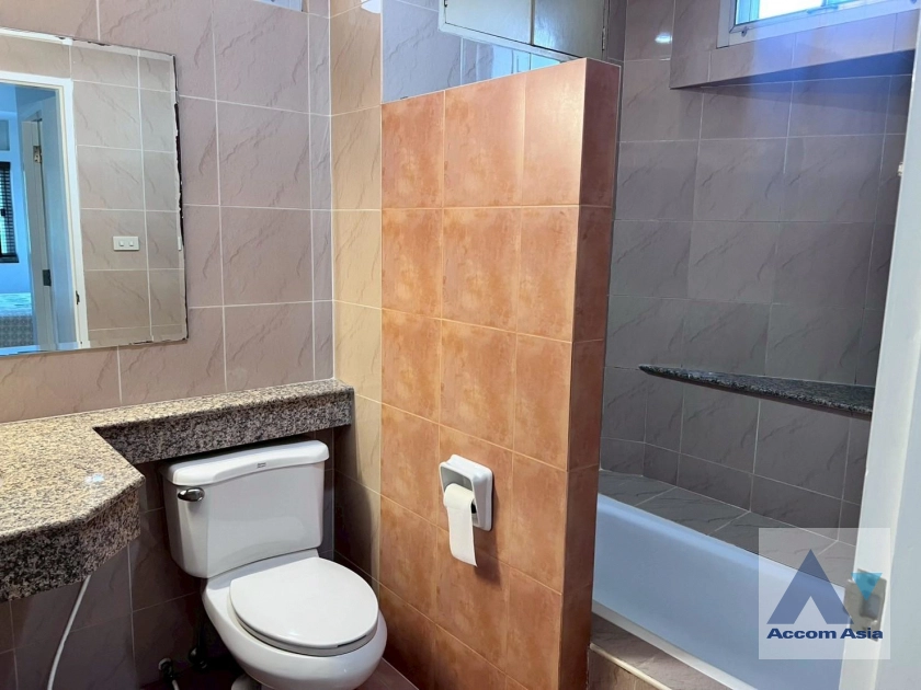 15  2 br Apartment for rent and sale in Sathorn ,Bangkok BTS Chong Nonsi at Low Rised Building AA44276