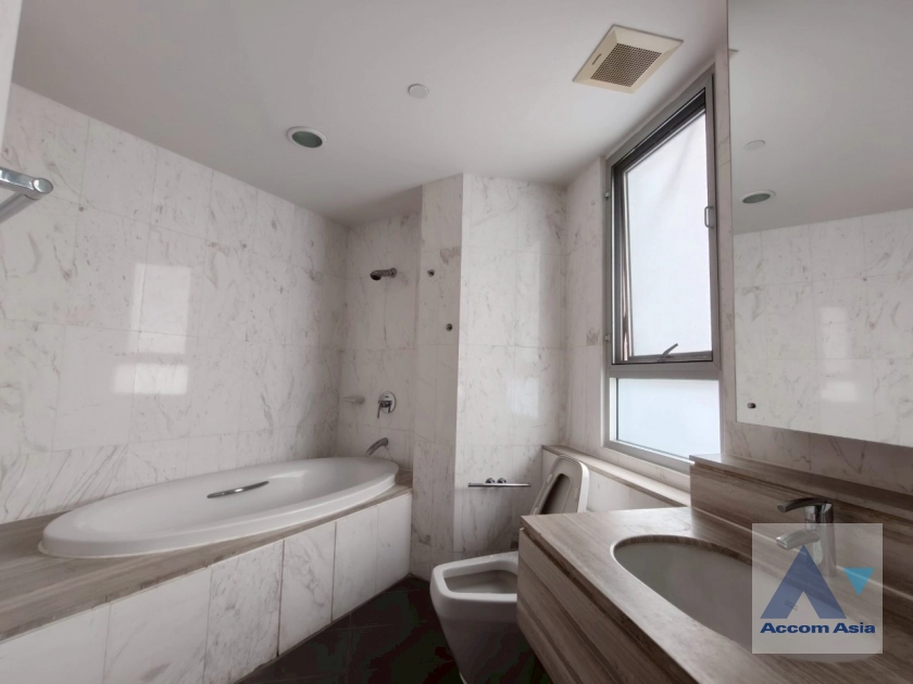 13  3 br Apartment For Rent in Sukhumvit ,Bangkok BTS Asok - MRT Sukhumvit at Spacious Living in Asoke – 220 SQ.M. Up AA44277