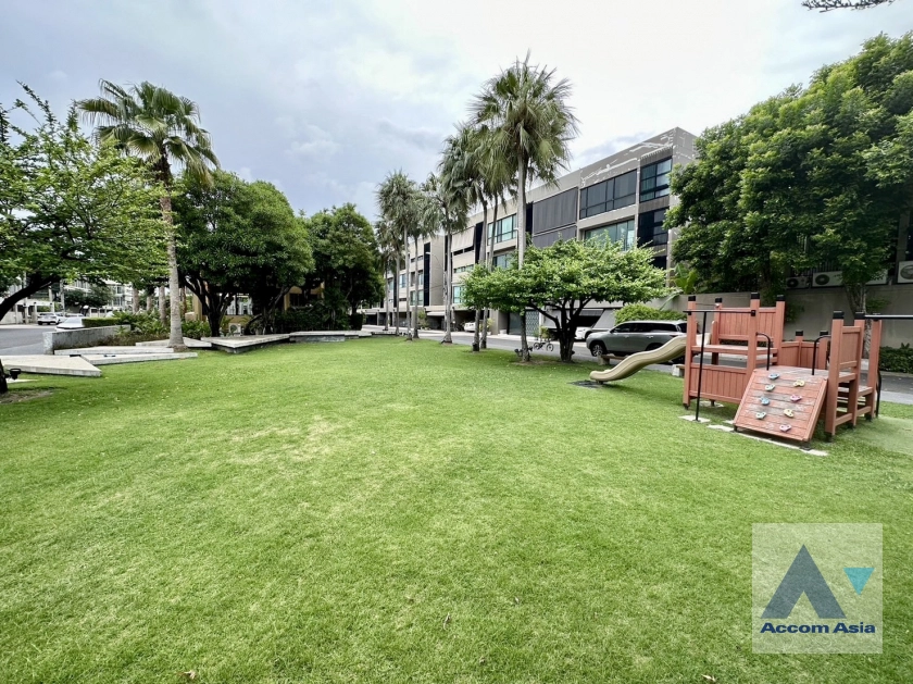 unitGarden View |  5 Bedrooms  Townhouse For Rent & Sale in Pattanakarn, Bangkok  near ARL Ramkhamhaeng (AA44279)