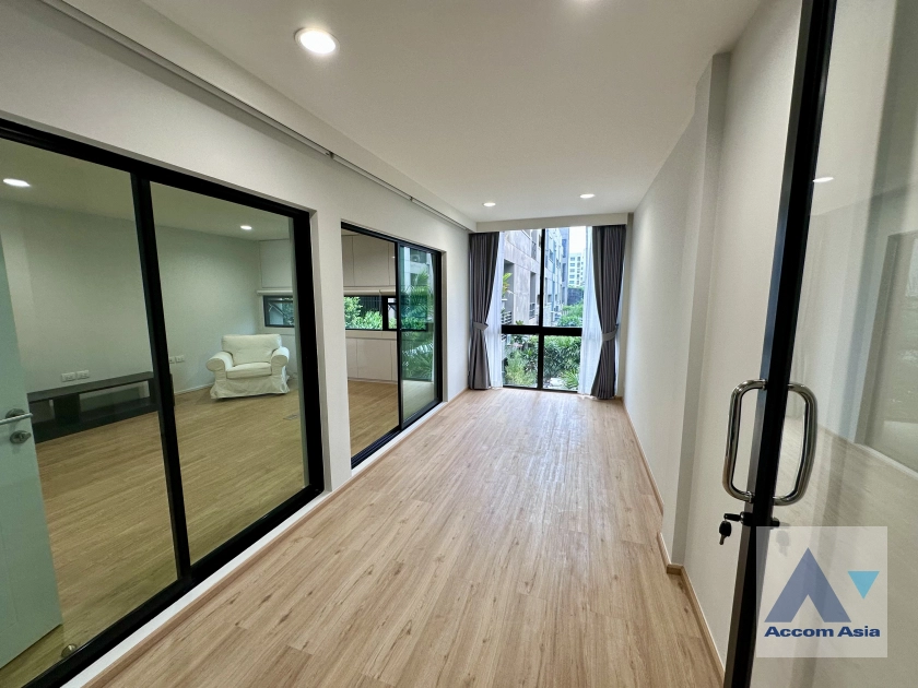 8  5 br Townhouse for rent and sale in Pattanakarn ,Bangkok ARL Ramkhamhaeng at Noble Cube AA44279