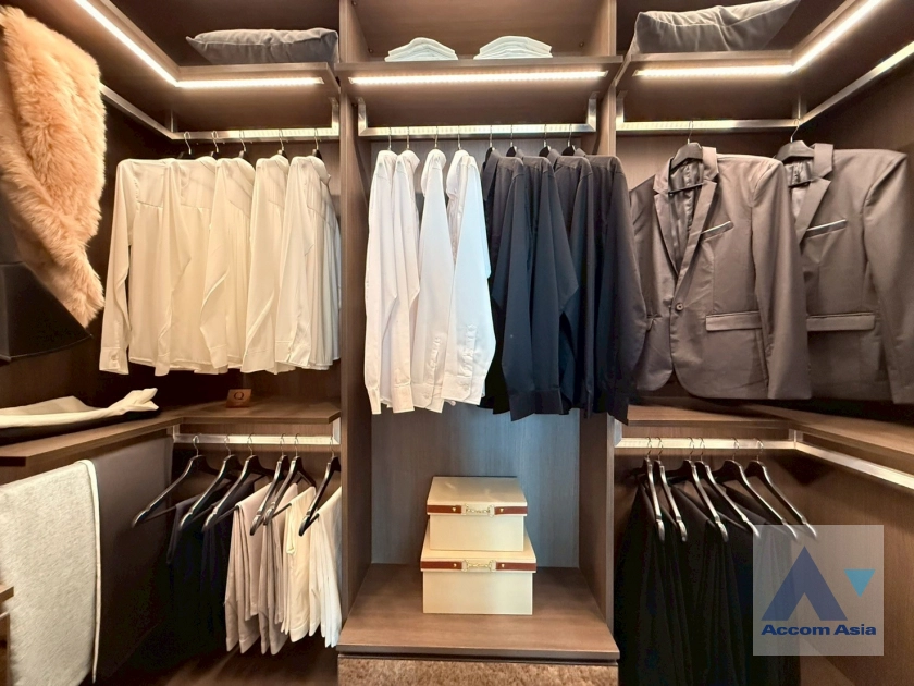 13  2 br Condominium For Sale in Sukhumvit ,Bangkok BTS Nana at Q1 Sukhumvit AA44285