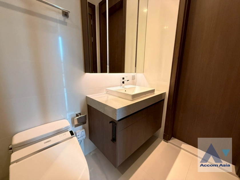unit 3 Bedrooms  Condominium For Sale in Sukhumvit, Bangkok  near BTS Nana (AA44286)