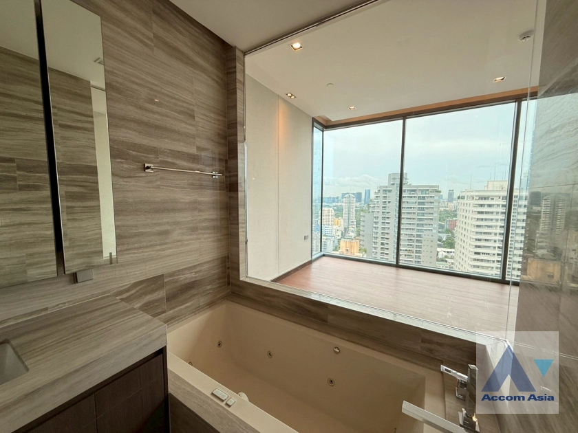 8  3 br Condominium For Sale in Sukhumvit ,Bangkok BTS Nana at Q1 Sukhumvit AA44286