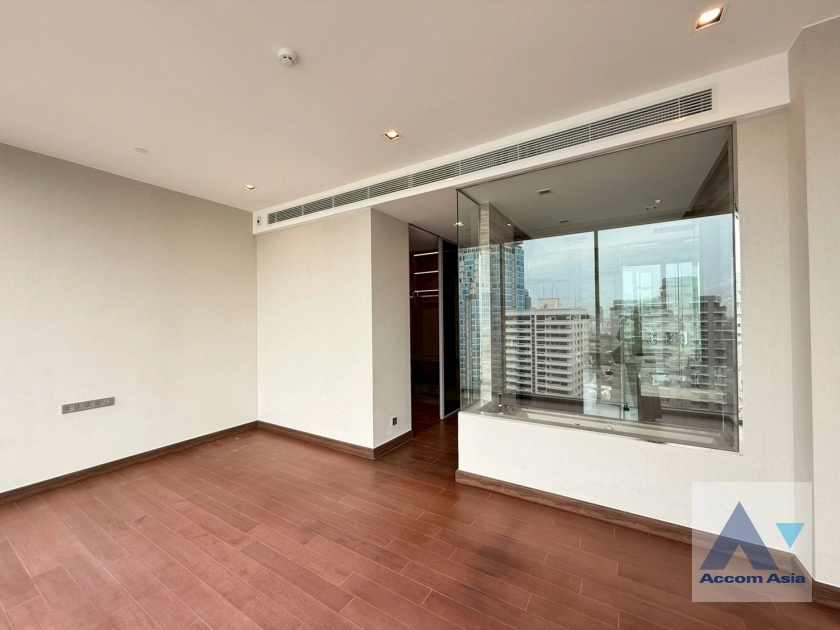 10  3 br Condominium For Sale in Sukhumvit ,Bangkok BTS Nana at Q1 Sukhumvit AA44286