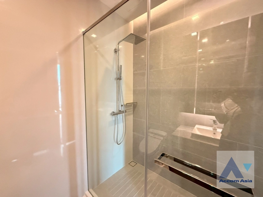 24  3 br Condominium For Sale in Sukhumvit ,Bangkok BTS Nana at Q1 Sukhumvit AA44286