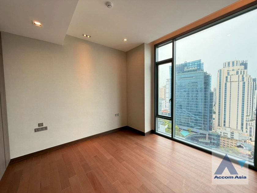 17  3 br Condominium For Sale in Sukhumvit ,Bangkok BTS Nana at Q1 Sukhumvit AA44286